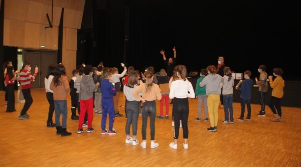 Les enfants et la Cafetera Roja
